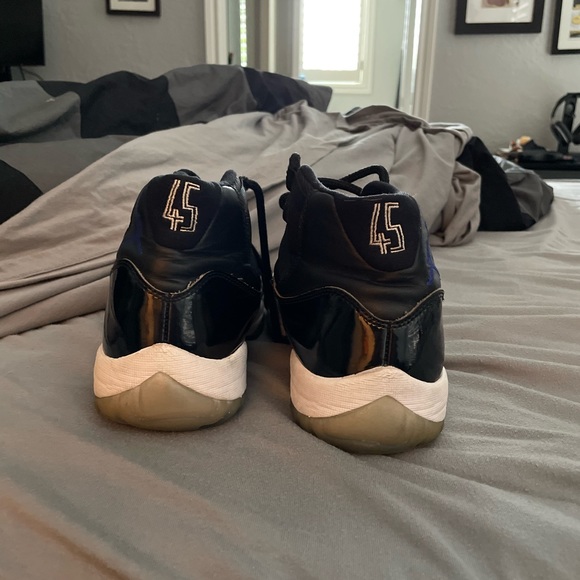 Jordan 11 Space Jam (2016) - Picture 7 of 8